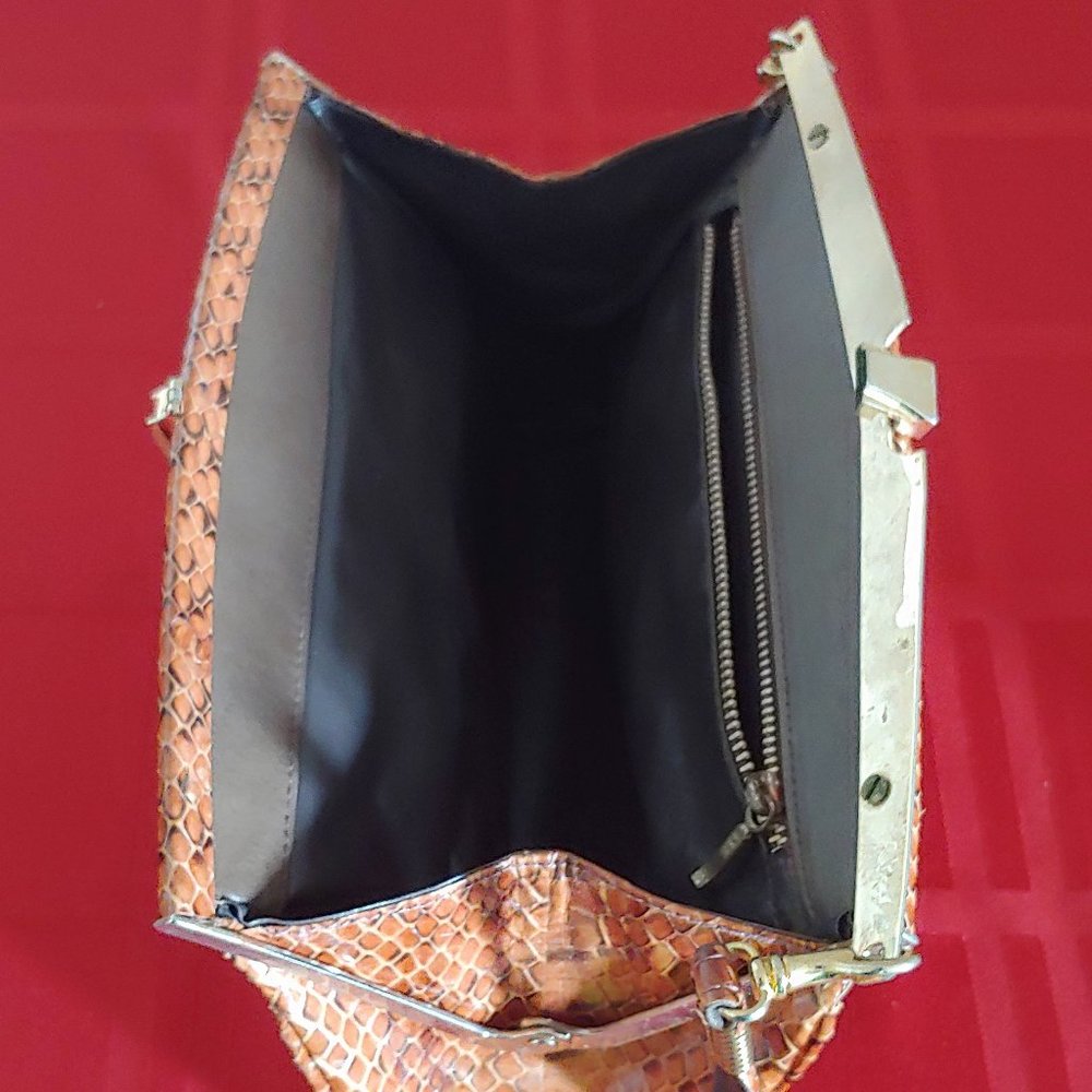 VINTAGE LOOK, FAUX SNAKE SKIN PURSE!!! - Picture 2 of 3